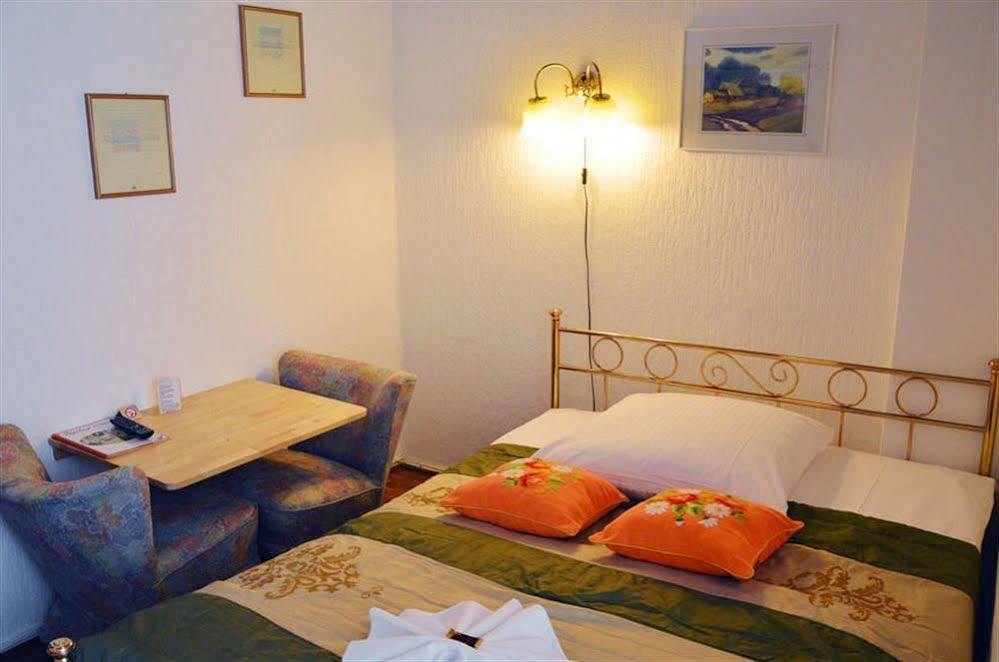 Hotel Pension Ingeborg Berlin Exterior foto