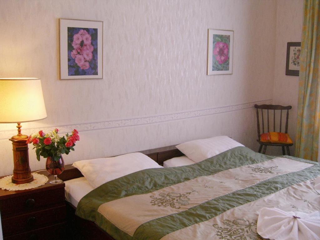 Hotel Pension Ingeborg Berlin Zimmer foto